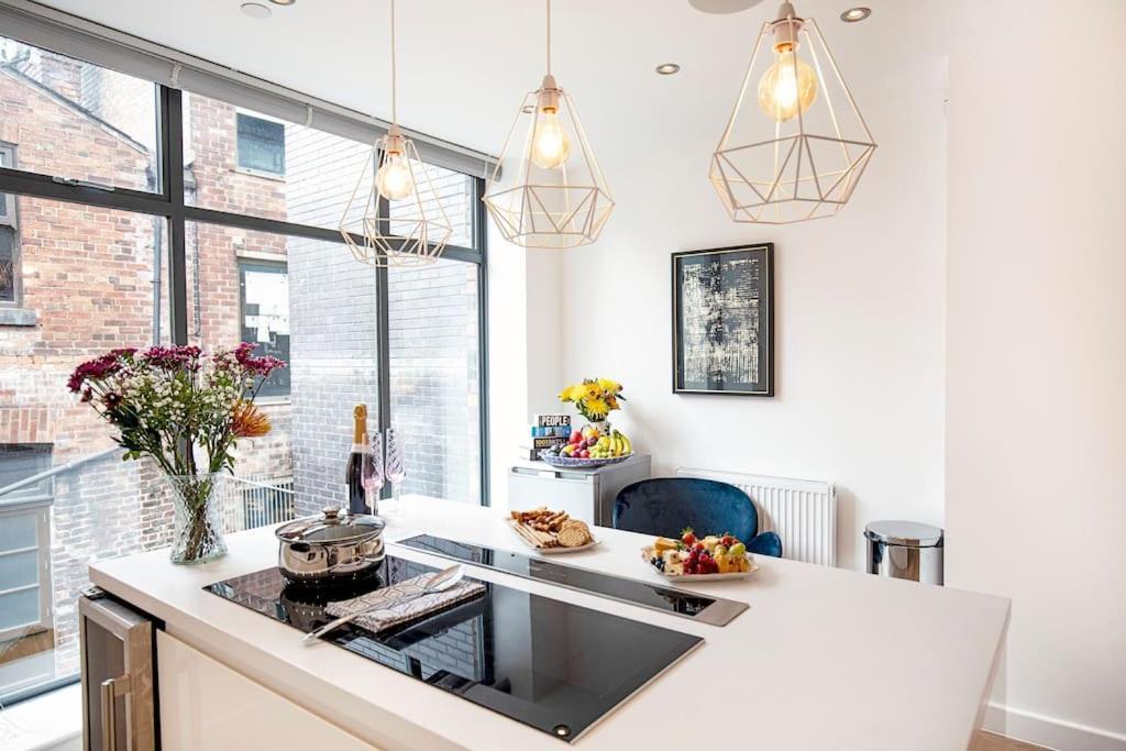 City Superhost: Luxury Deansgate Townhouse Манчестер Экстерьер фото