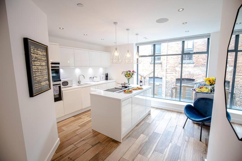 City Superhost: Luxury Deansgate Townhouse Манчестер Экстерьер фото