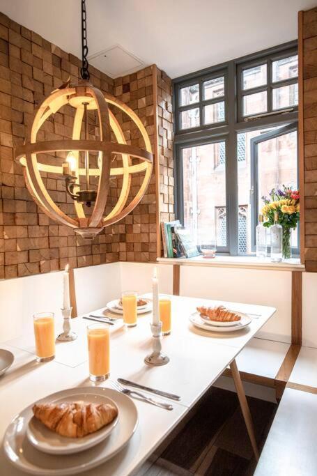 City Superhost: Luxury Deansgate Townhouse Манчестер Экстерьер фото
