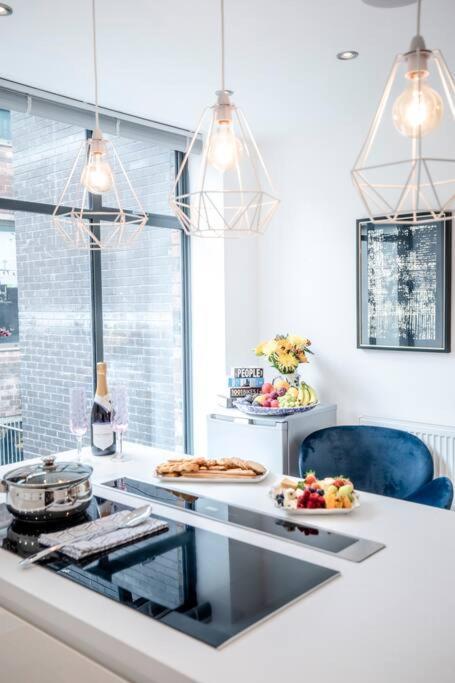 City Superhost: Luxury Deansgate Townhouse Манчестер Экстерьер фото